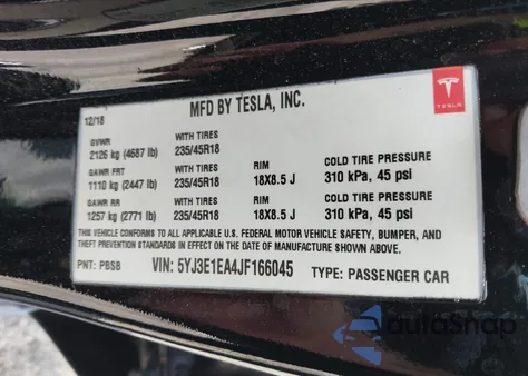 2018 Tesla Model 3 Long Range/Mid Range z USA, uszkodzony, nr VIN 5YJ3E1EA4JF166045